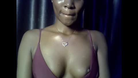 Snapshot of drippingpussy__ chatting on 11-19-25, 06:30 drippingpussy__ online show from 11-19-25, 06:30