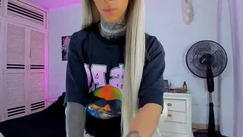 drippyorlove online show from 12-01-25, 08:36