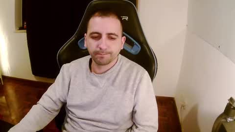 Snapshot of droooooones chatting on 02-14-25, 11:31 droooooones online show from 02-14-25, 11:31