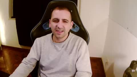 Snapshot of droooooones chatting on 02-16-25, 12:30 droooooones online show from 02-16-25, 12:30