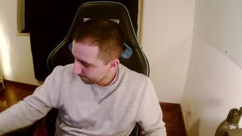 Snapshot of droooooones chatting on 02-21-25, 10:48 droooooones online show from 02-21-25, 10:48