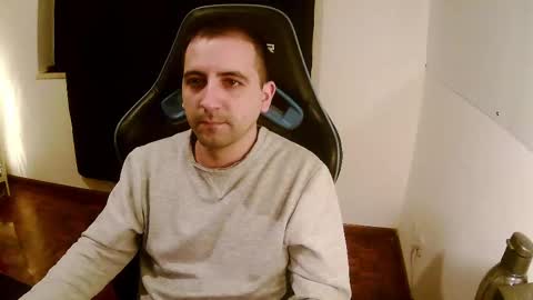 Snapshot of droooooones chatting on 02-22-25, 11:46 droooooones online show from 02-22-25, 11:46