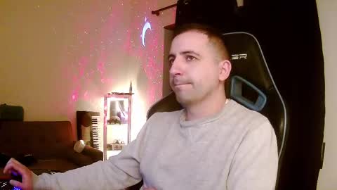 Snapshot of droooooones chatting on 03-08-25, 11:49 droooooones online show from 03-08-25, 11:49