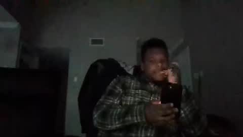 Snapshot of dsmoov_ chatting on 12-02-25, 09:43 SmoovFanz online show from 12-02-25, 09:43