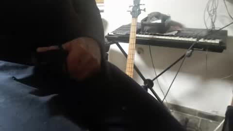 Snapshot of dsteely24 chatting on 12-11-24, 03:58 Blow4Gold online show from 12-11-24, 03:58