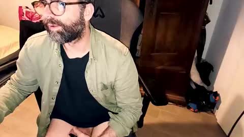 Snapshot of dubcenter chatting on 03-27-26, 08:26 dubcenter online show from 03-27-26, 08:26