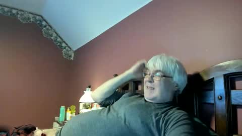 Snapshot of dug38 chatting on 02-06-26, 03:33 Doug online show from 02-06-26, 03:33