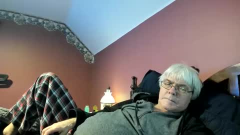 Snapshot of dug38 chatting on 02-22-26, 04:05 Doug online show from 02-22-26, 04:05