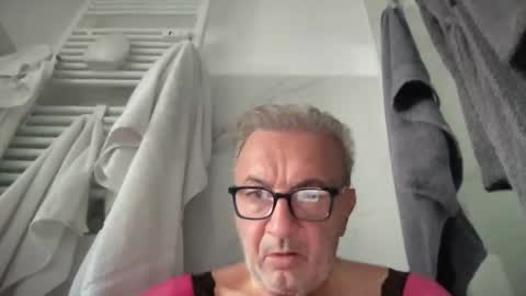 duglas650 online show from 09-18-25, 09:33