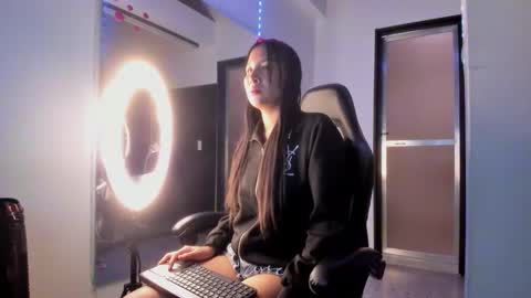 Snapshot of dulce_34 chatting on 02-17-26, 08:15 dulce online show from 02-17-26, 08:15