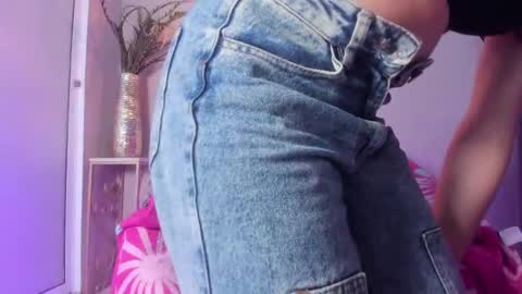 Snapshot of dulce__fiore07 chatting on 09-14-25, 12:37 dulce__fiore07 online show from 09-14-25, 12:37