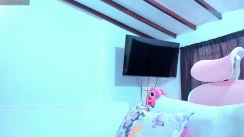 Dulce  online show from 02-26-25, 10:31