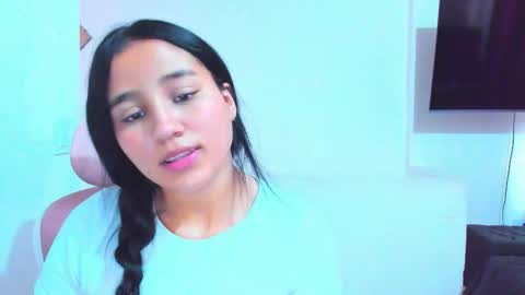 Dulce  online show from 10-16-25, 04:52