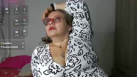 Snapshot of dulce_anahi_ chatting on 11-30-25, 01:42 Im Dulce online show from 11-30-25, 01:42