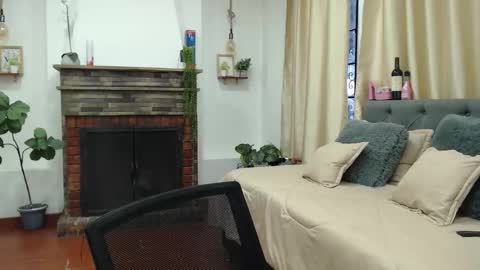 C E L E S T E  online show from 11-05-25, 07:25