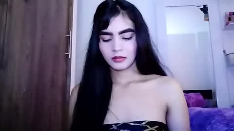 dulce_lucero online show from 12-17-24, 06:09