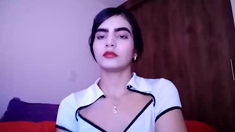 dulce_lucero online show from 01-04-25, 09:41