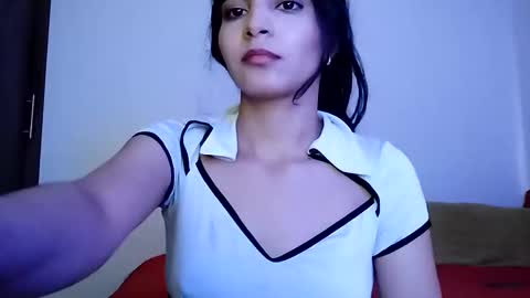 dulce_lucero online show from 01-07-25, 09:25