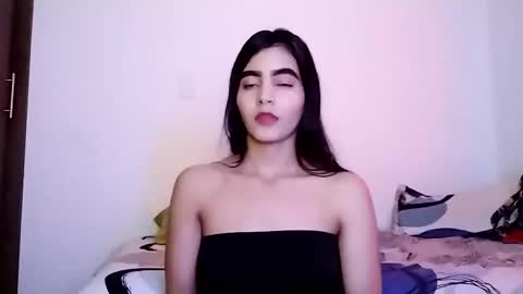 dulce_lucero online show from 02-25-25, 09:35