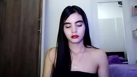 dulce_lucero online show from 03-04-25, 08:05