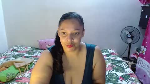 Snapshot of dulce_mmaria chatting on 02-12-25, 12:01 dulce online show from 02-12-25, 12:01