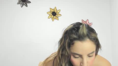 Dulce  online show from 12-06-24, 03:22