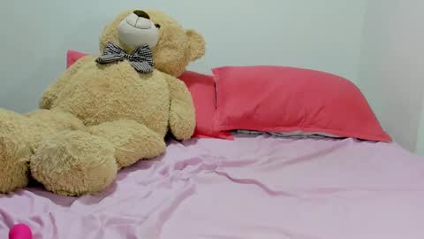 Dulce  online show from 12-14-24, 04:20