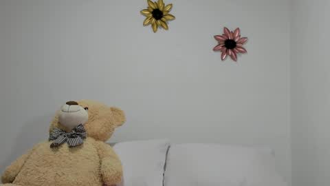 Dulce  online show from 01-29-25, 02:32
