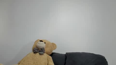 Dulce  online show from 02-22-25, 01:02