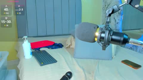 Snapshot of dulcehills_ chatting on 12-22-24, 02:27 online show from 12-22-24, 02:27