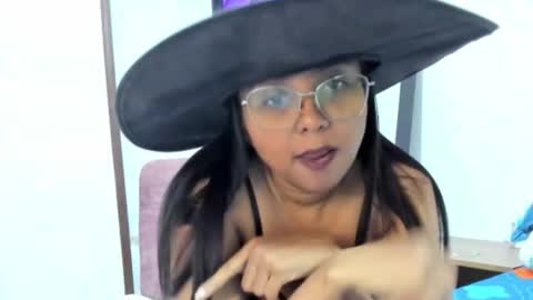 dulcetemtation14 online show from 10-31-25, 04:08