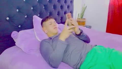 Juliana and online show from 10-23-25, 09:57