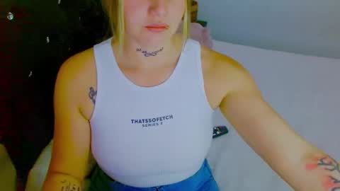 Juliana and online show from 11-02-25, 09:39