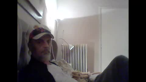 Snapshot of dumaeros77 chatting on 12-17-24, 03:17 Duma online show from 12-17-24, 03:17