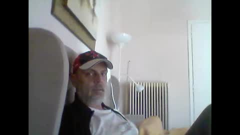 Snapshot of dumaeros77 chatting on 12-18-24, 08:09 Duma online show from 12-18-24, 08:09