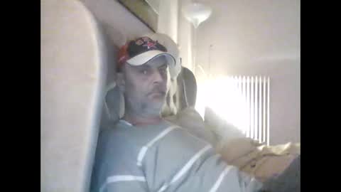 Snapshot of dumaeros77 chatting on 12-22-24, 01:33 Duma online show from 12-22-24, 01:33