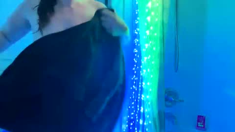 Snapshot of dumbgirl5150 chatting on 02-11-25, 09:31 dumbgirl5150 online show from 02-11-25, 09:31