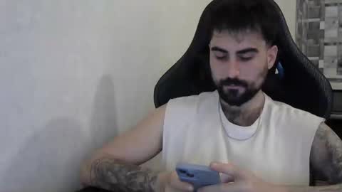 Snapshot of dummodarknight chatting on 10-22-25, 08:30 The Dark Knight online show from 10-22-25, 08:30