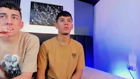 Snapshot of duolust chatting on 11-30-25, 08:24 Thomas and Noah online show from 11-30-25, 08:24