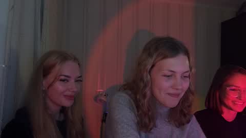 Snapshot of duomystique chatting on 10-14-25, 05:36 duomystique online show from 10-14-25, 05:36
