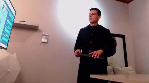 Dustin Sonne online show from 01-03-25, 06:44