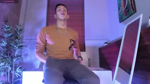 Dustin Sonne online show from 10-29-25, 04:04