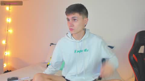 Snapshot of dustinlevine chatting on 01-13-25, 01:02 Dustin Levy online show from 01-13-25, 01:02