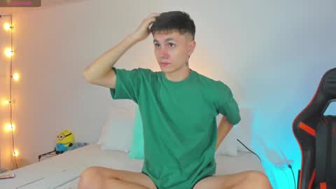 Snapshot of dustinlevine chatting on 01-20-25, 12:39 Dustin Levy online show from 01-20-25, 12:39