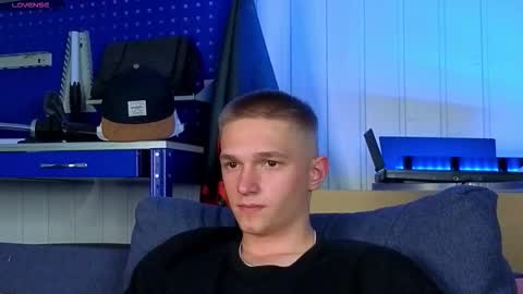 Dustyn online show from 10-10-25, 04:50