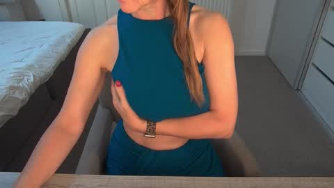 Snapshot of dutchamber chatting on 11-13-25, 08:13 Ambertje040 online show from 11-13-25, 08:13