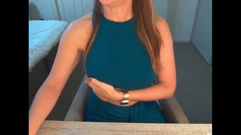 Snapshot of dutchamber chatting on 11-17-25, 08:31 Ambertje040 online show from 11-17-25, 08:31