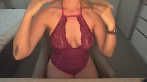 Ambertje040 online show from 12-01-25, 07:57