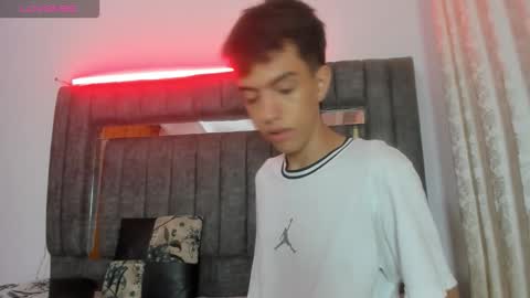 Dylan online show from 11-21-25, 11:31