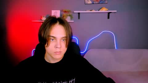 Snapshot of dylan_bold chatting on 10-16-25, 01:01 dylan_bold online show from 10-16-25, 01:01